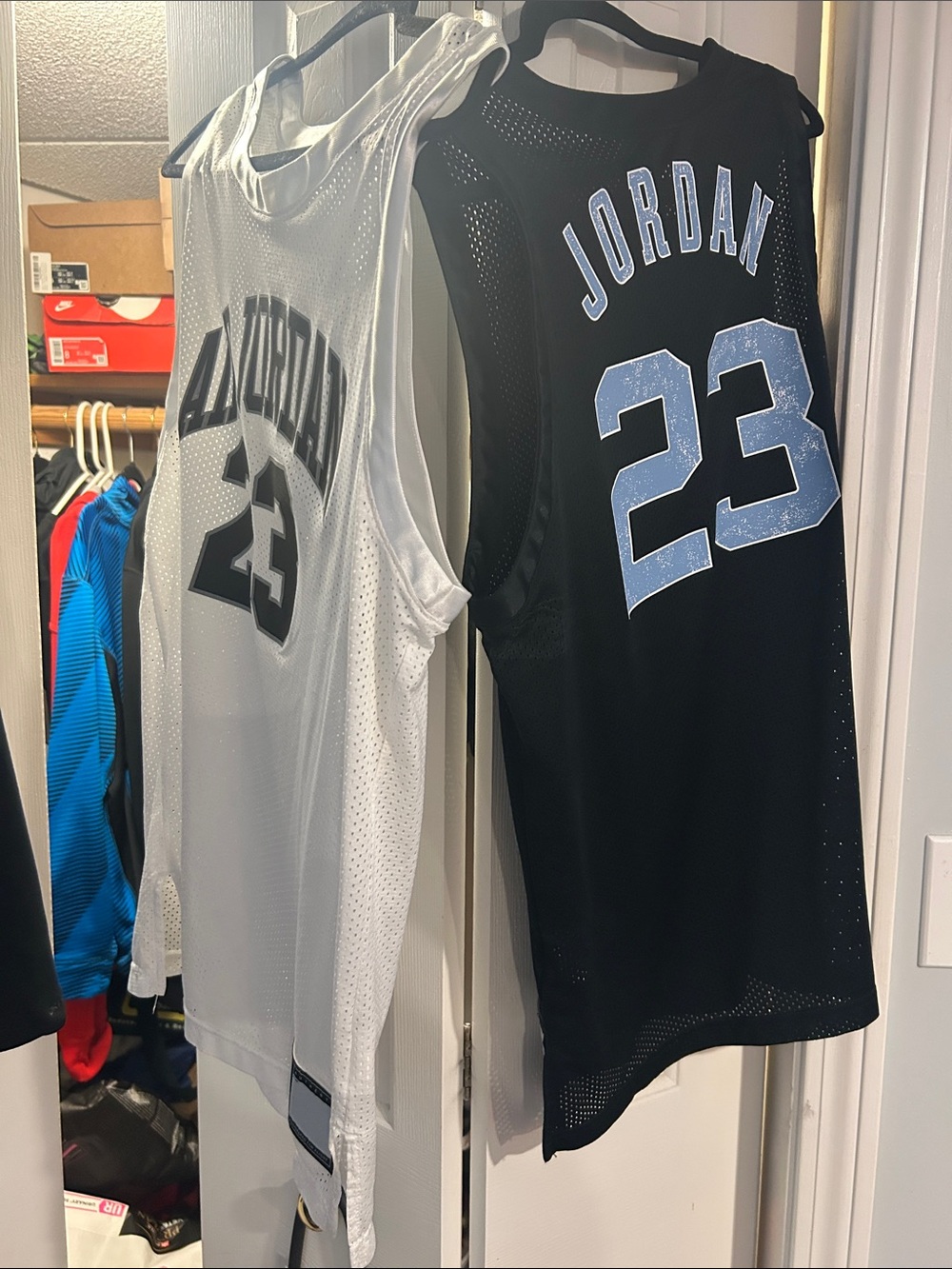 Jordan jerseys - Picture 2 of 2
